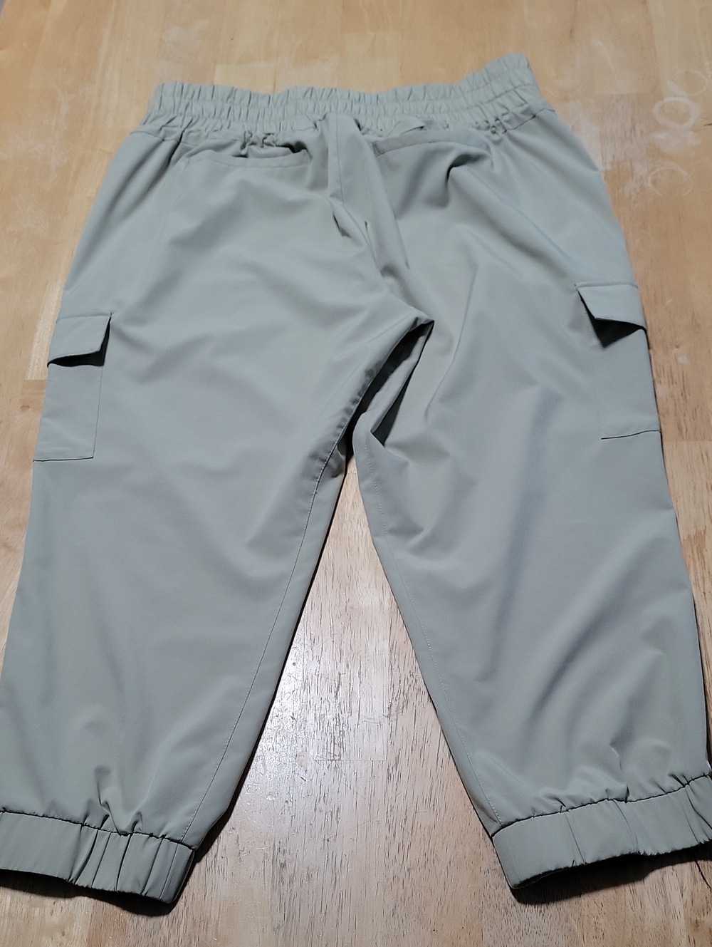 Women' Drawstring Cropoed Cargo Jogger Pants - Tan Size Large - Picture 11 of 12